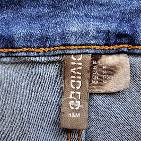 Divided H&M Juniors Jeans Short Blue Color Size  USA14 EUR 44 - Picture 5 of 8